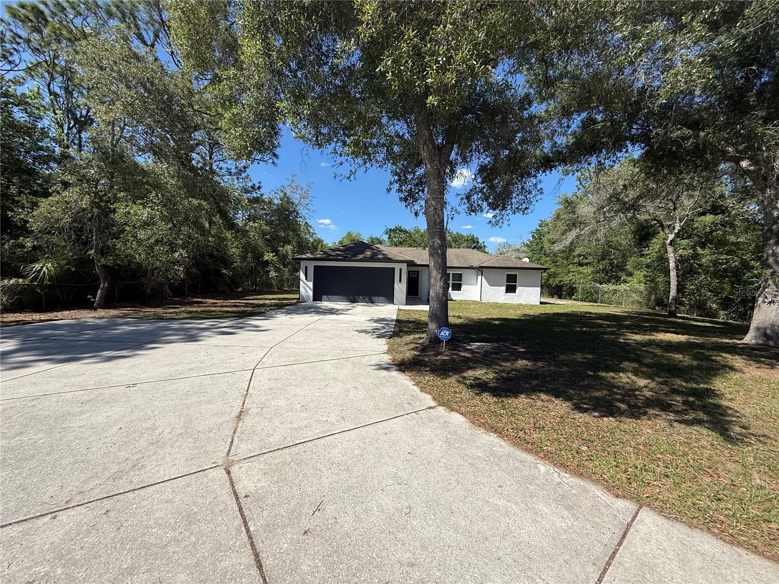 Single Family Residence em SPRING HILL, FL - Daniel Dourado