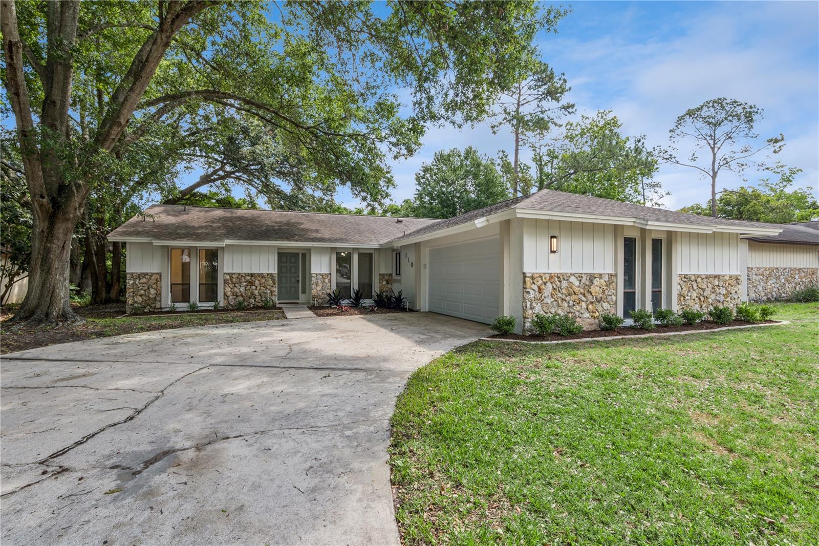 Single Family Residence in LONGWOOD, FL - Daniel Dourado