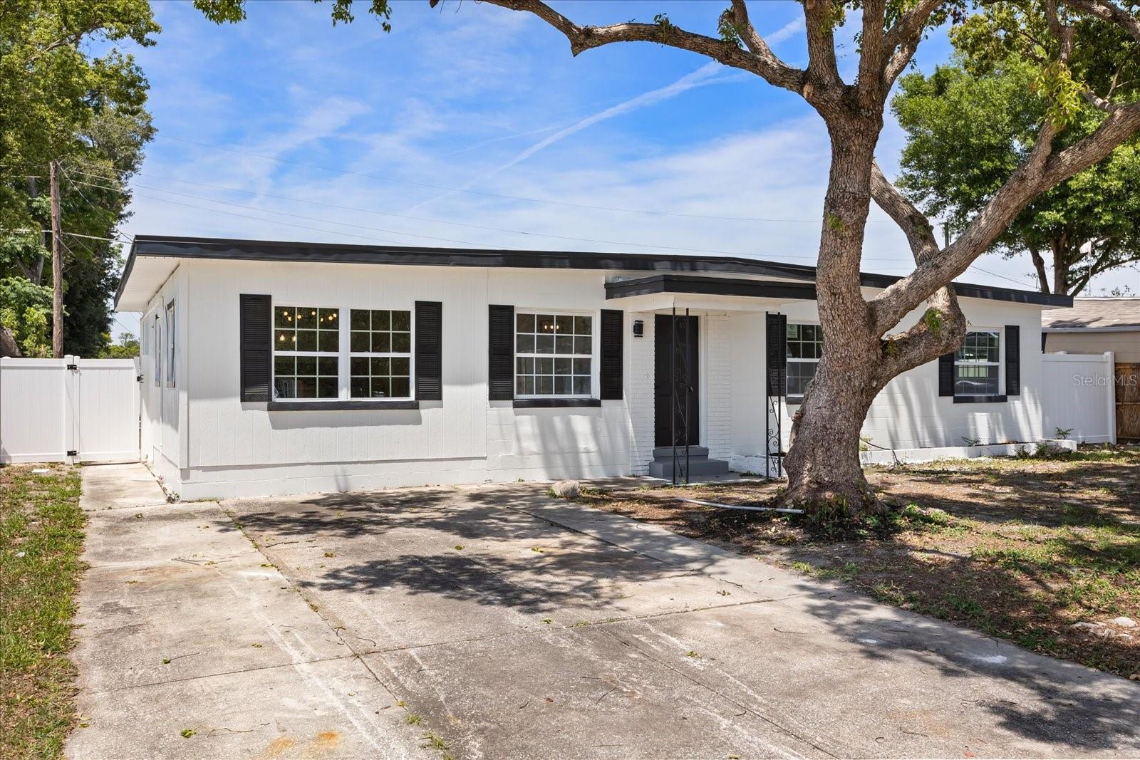 Single Family Residence em ALTAMONTE SPRINGS, FL - Daniel Dourado