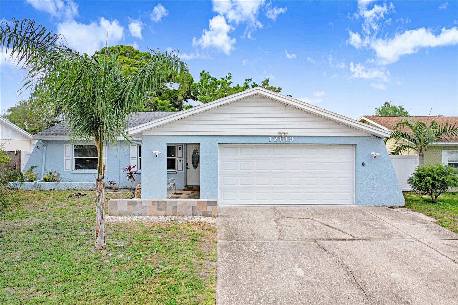 Single Family Residence in LARGO, FL - Daniel Dourado