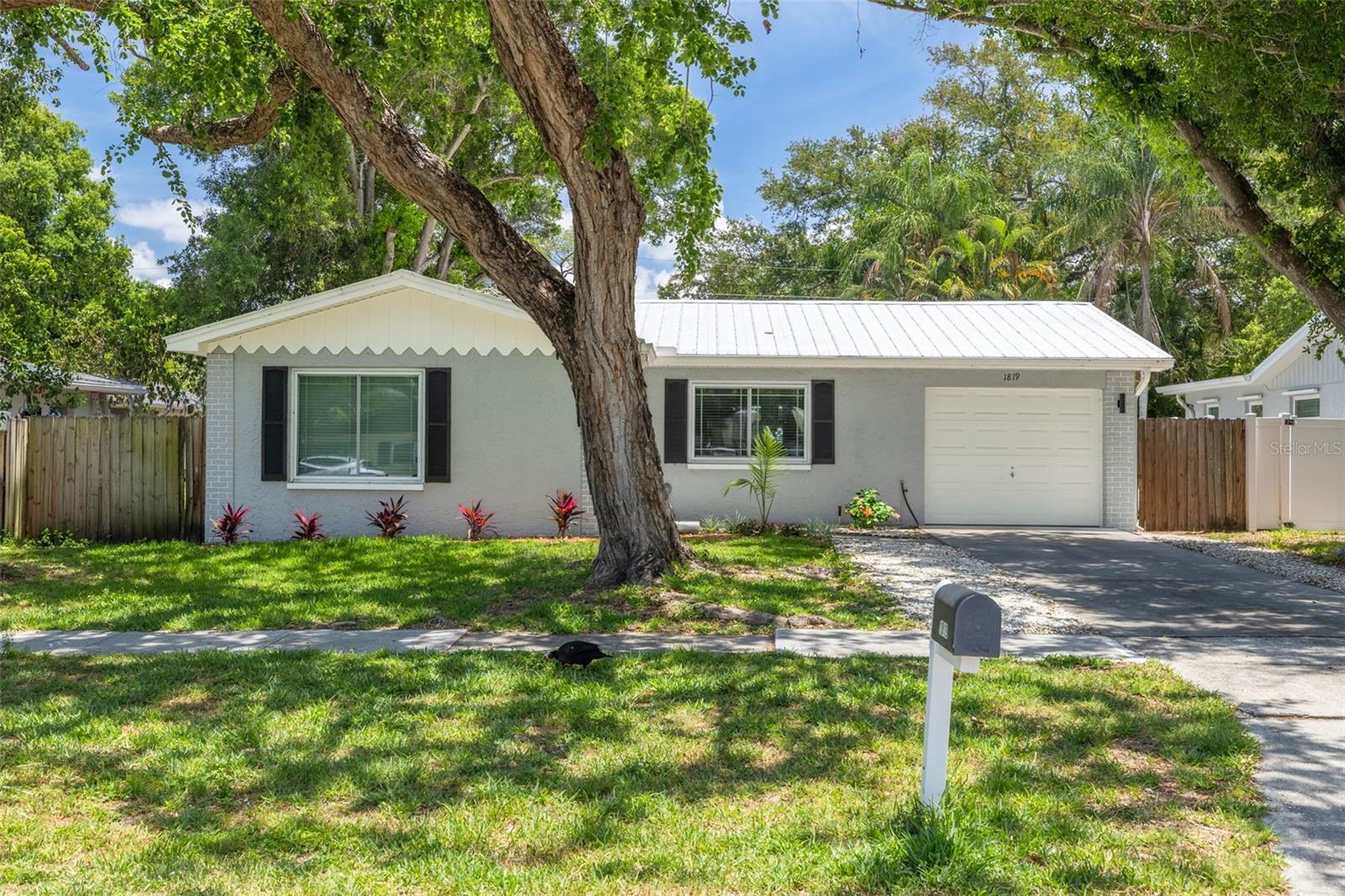 Single Family Residence em CLEARWATER, FL - Daniel Dourado