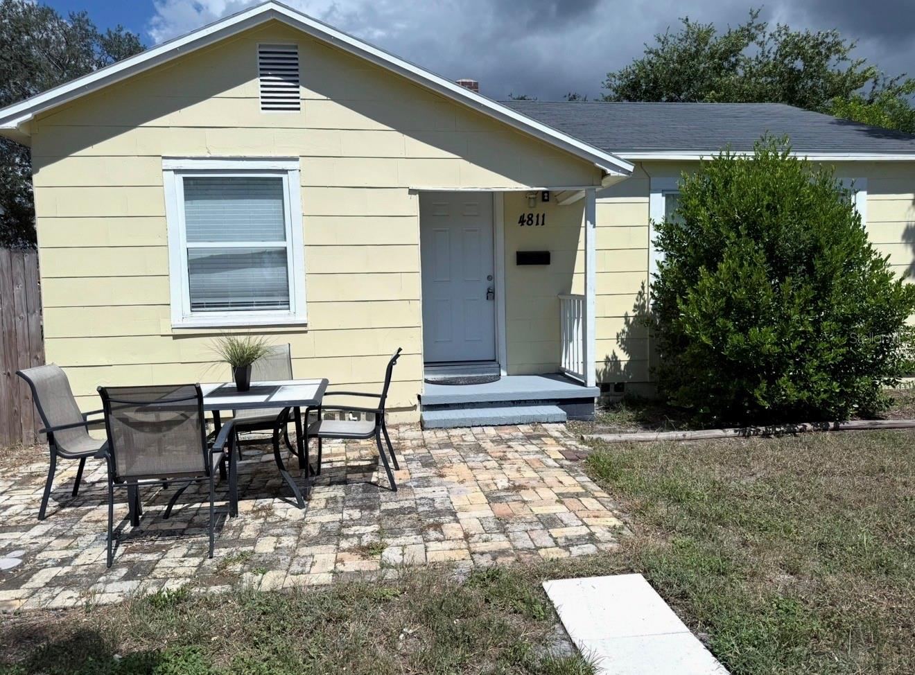 Single Family Residence em ST PETERSBURG, FL - Daniel Dourado