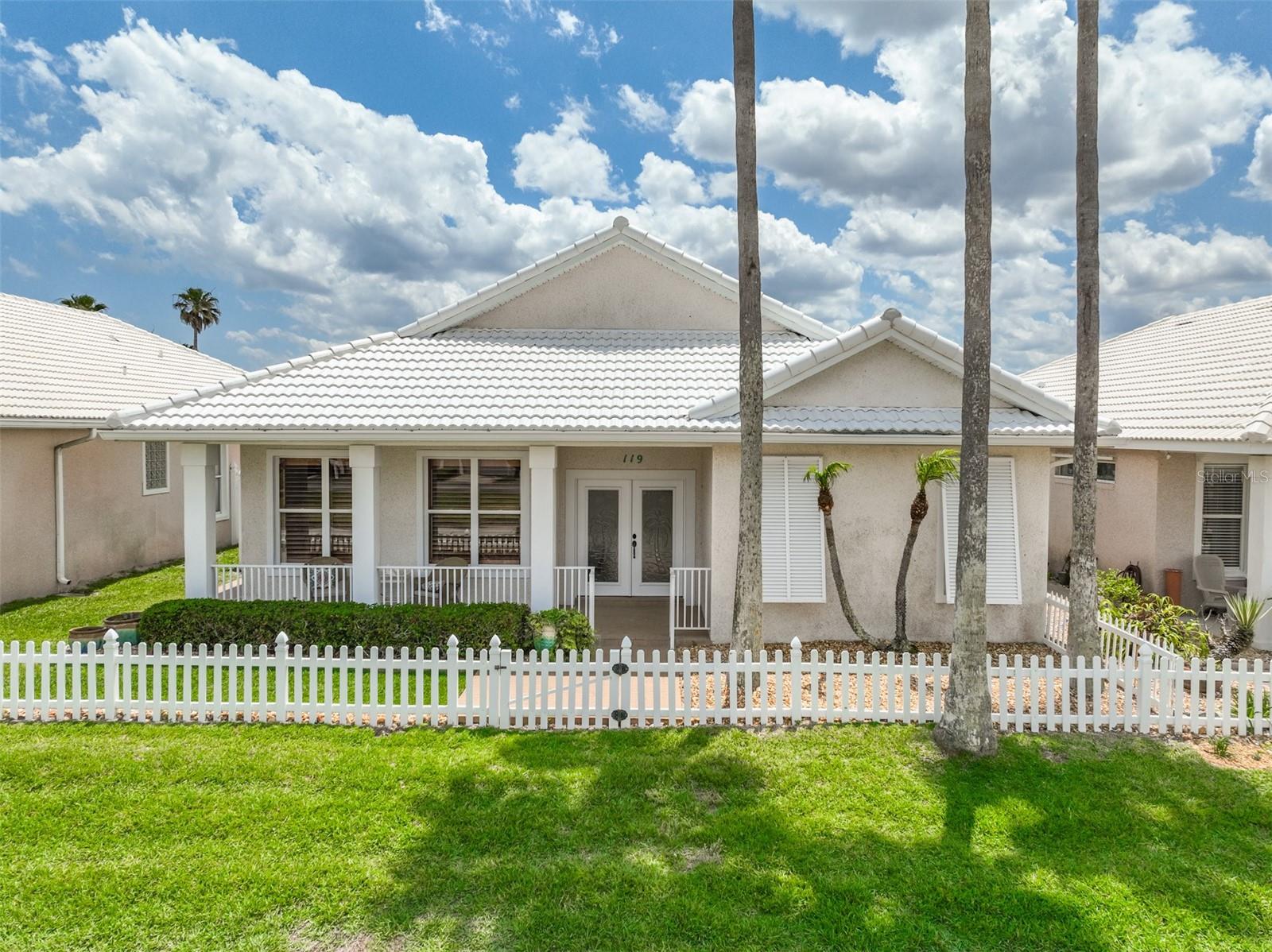 Single Family Residence in DAYTONA BEACH, FL - Daniel Dourado