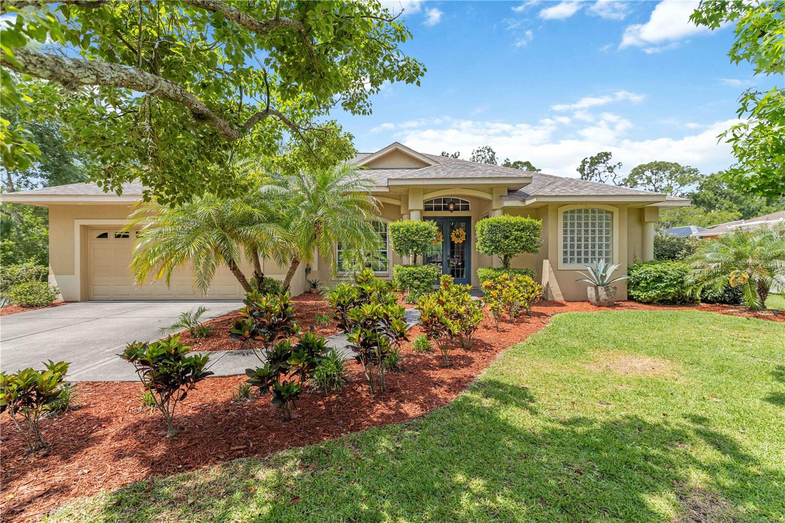 Single Family Residence in BRADENTON, FL - Daniel Dourado