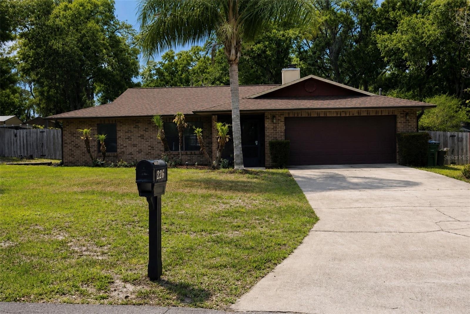 Single Family Residence em DELTONA, FL - Daniel Dourado