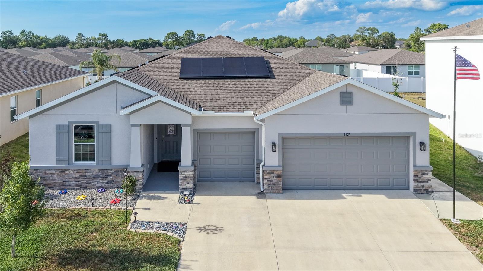 Single Family Residence em SPRING HILL, FL - Daniel Dourado