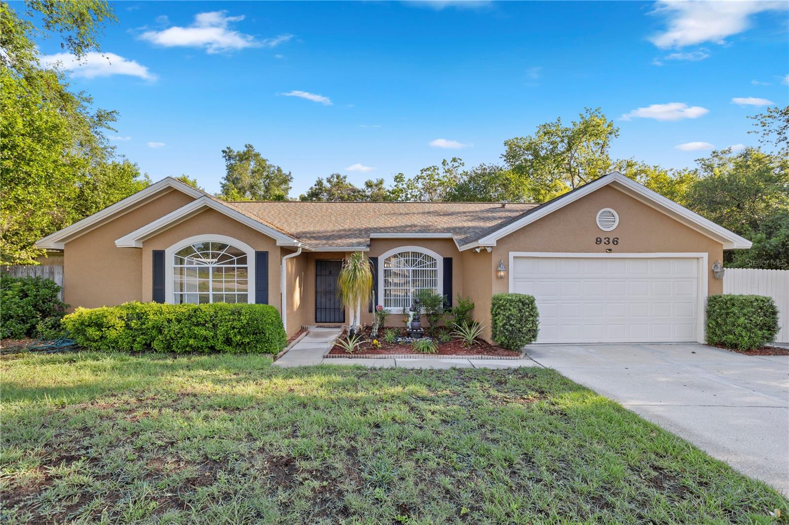 Single Family Residence in DELTONA, FL - Daniel Dourado