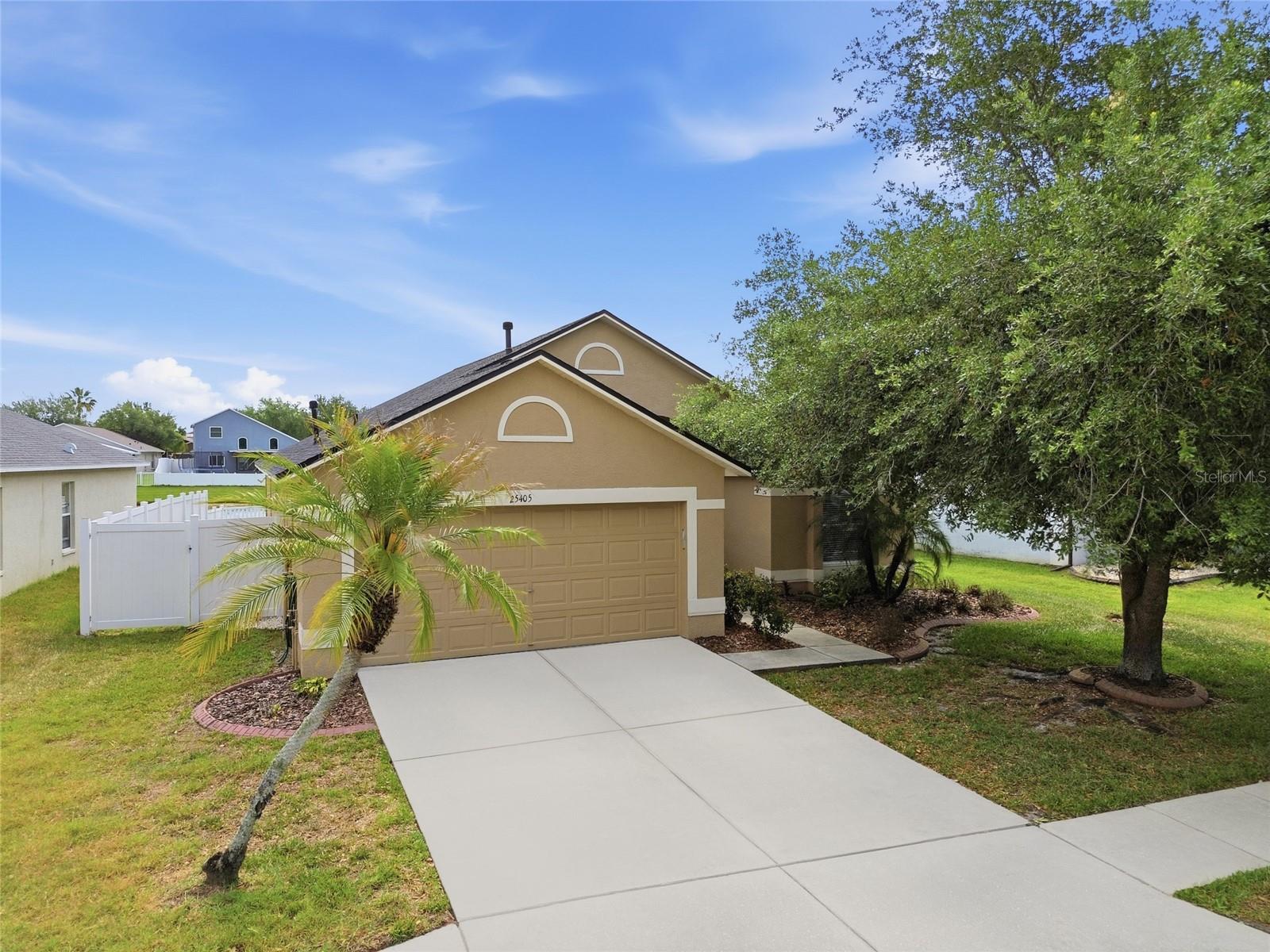 Single Family Residence in LAND O LAKES, FL - Daniel Dourado