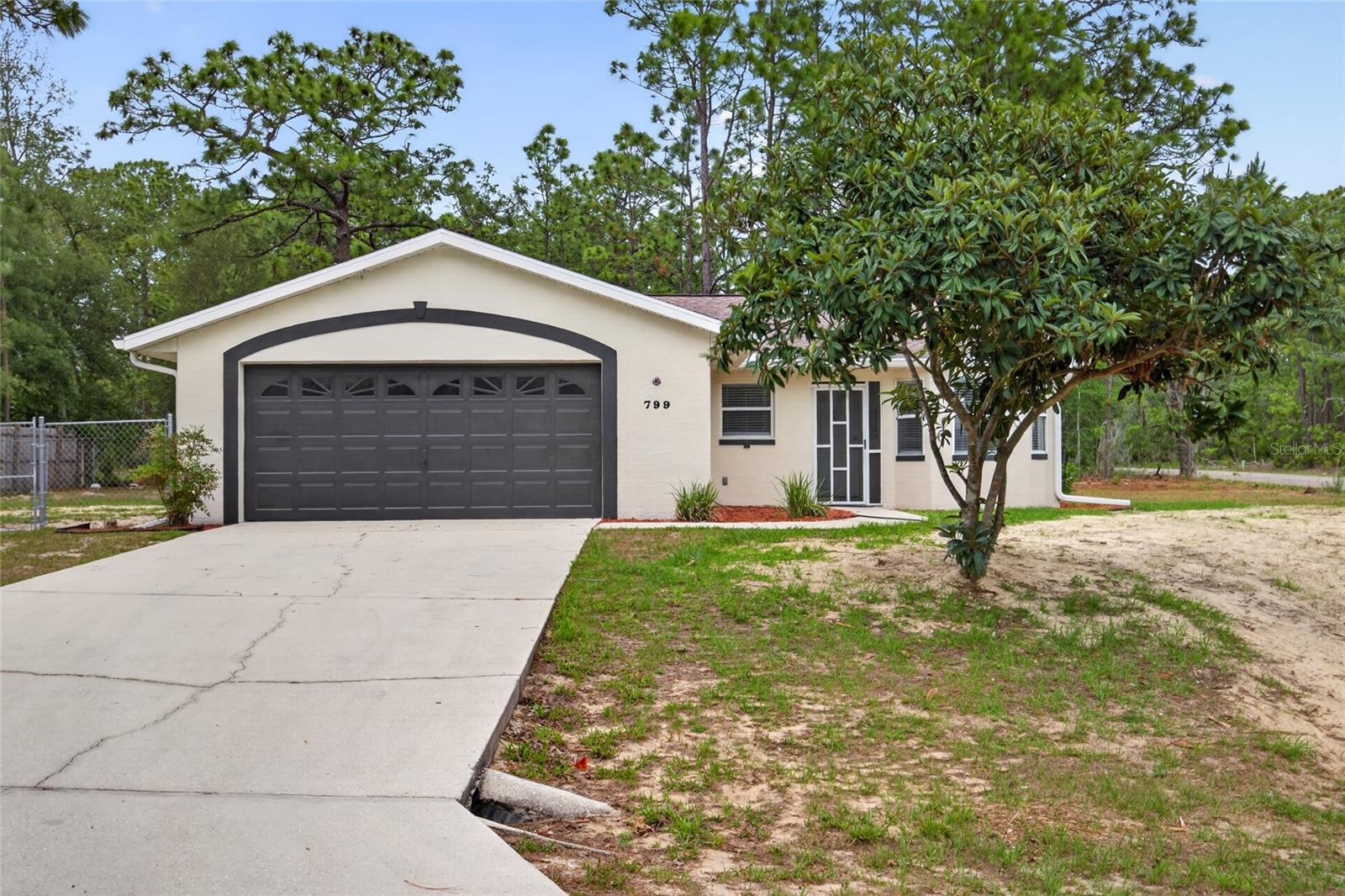 Single Family Residence in CITRUS SPRINGS, FL - Daniel Dourado