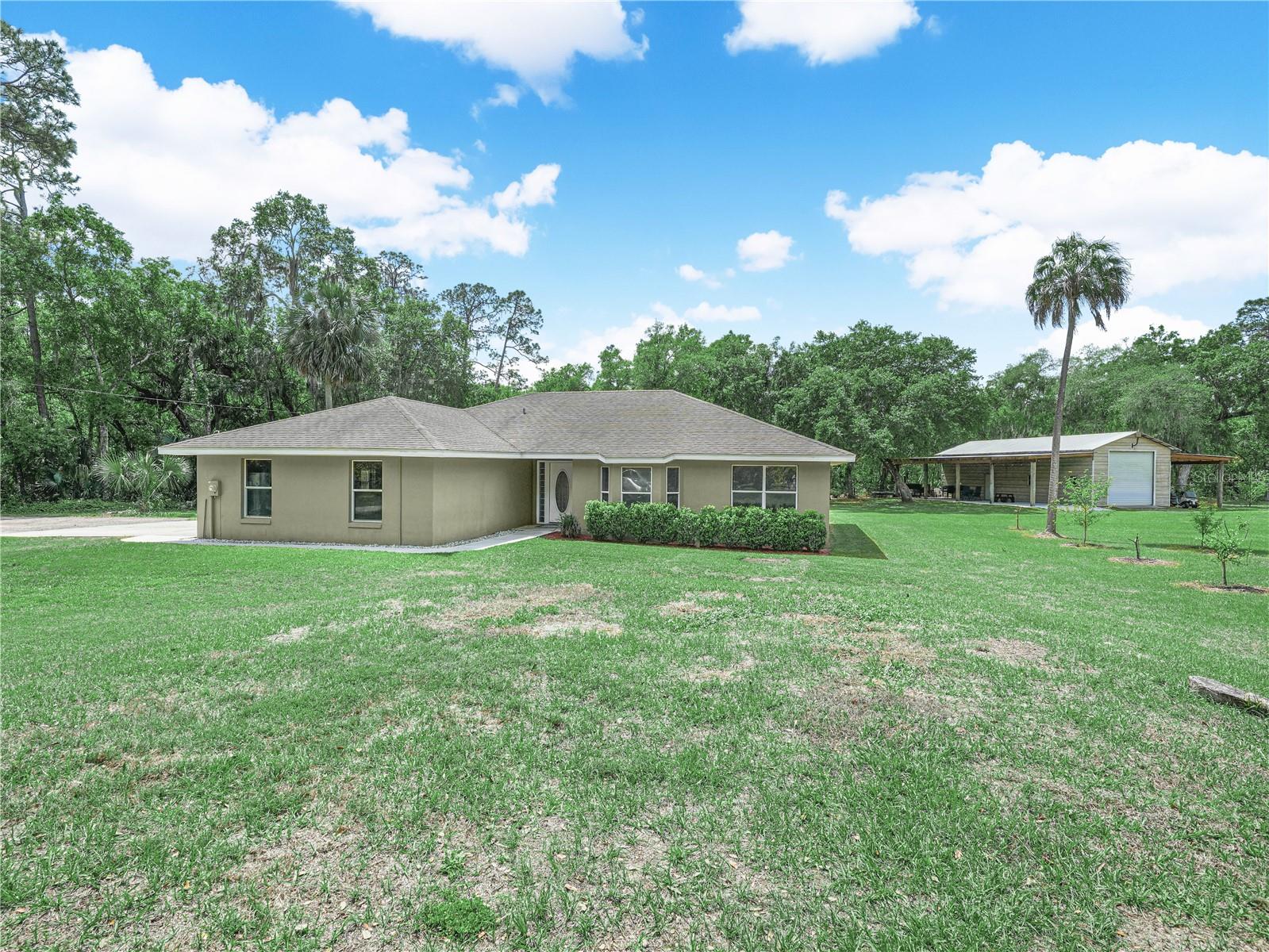 Single Family Residence in LAKE WALES, FL - Daniel Dourado