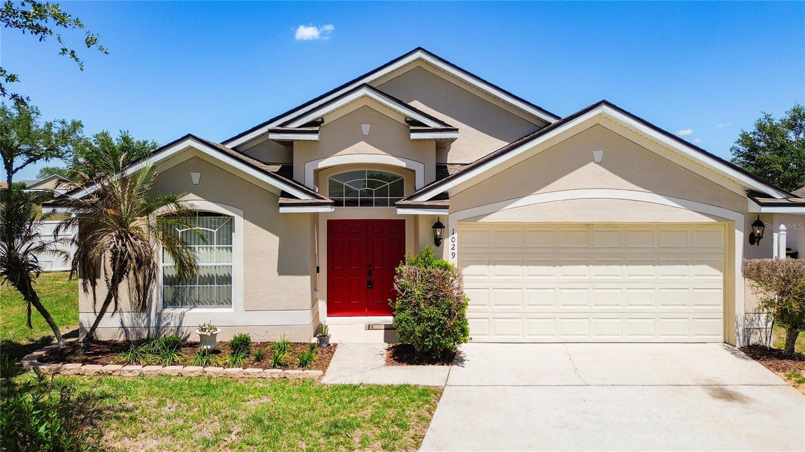 Single Family Residence in DAVENPORT, FL - Daniel Dourado