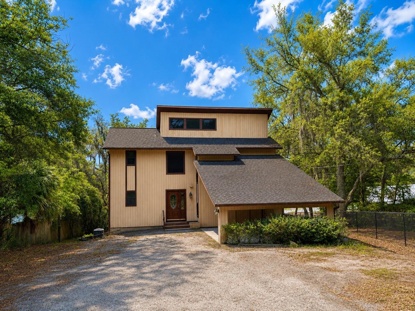 Single Family Residence in KEYSTONE HEIGHTS, FL - Daniel Dourado