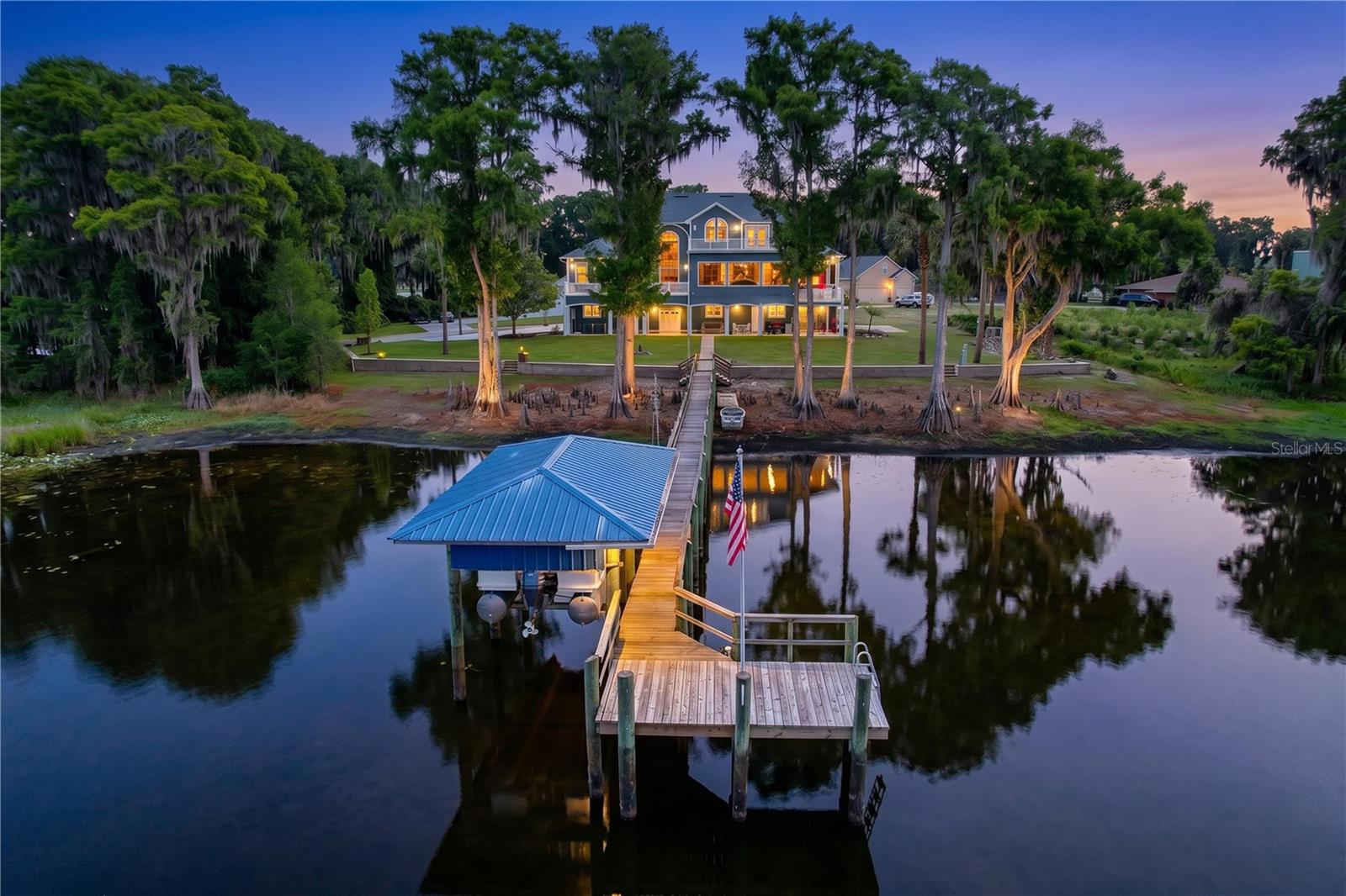 Single Family Residence em INVERNESS, FL - Daniel Dourado
