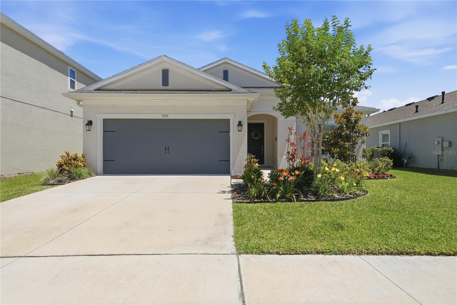 Single Family Residence in APOLLO BEACH, FL - Daniel Dourado