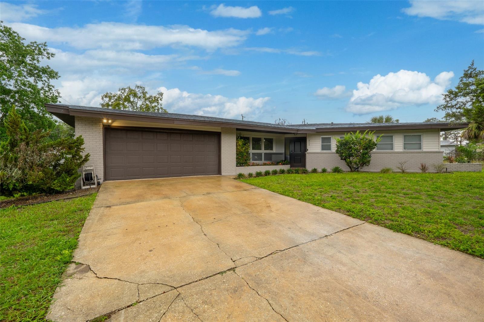 Single Family Residence in TITUSVILLE, FL - Daniel Dourado