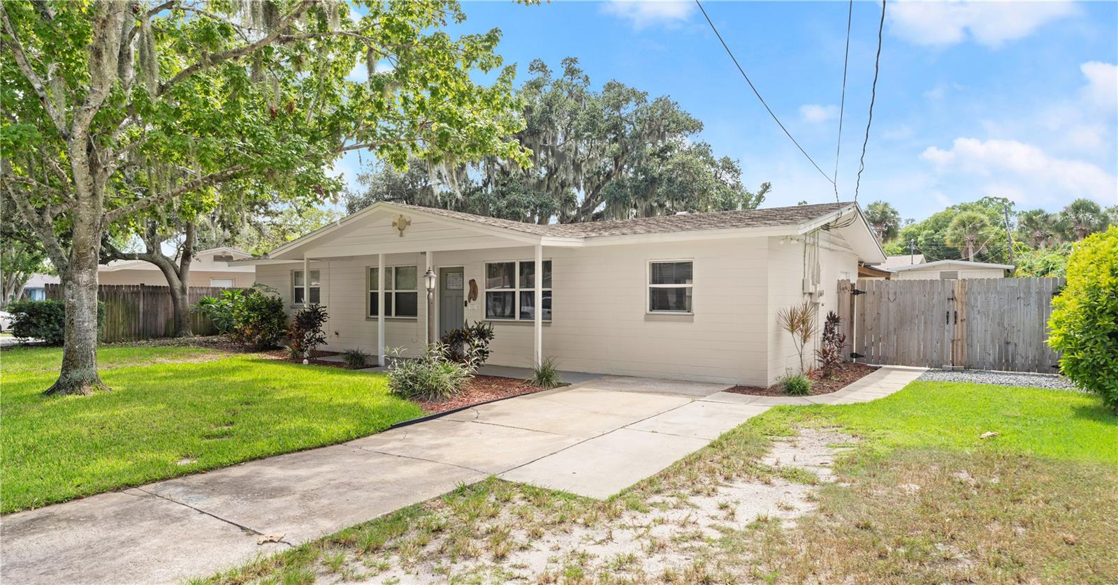 Single Family Residence em ORMOND BEACH, FL - Daniel Dourado