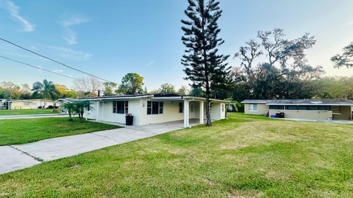Single Family Residence in NEW SMYRNA BEACH, FL - Daniel Dourado