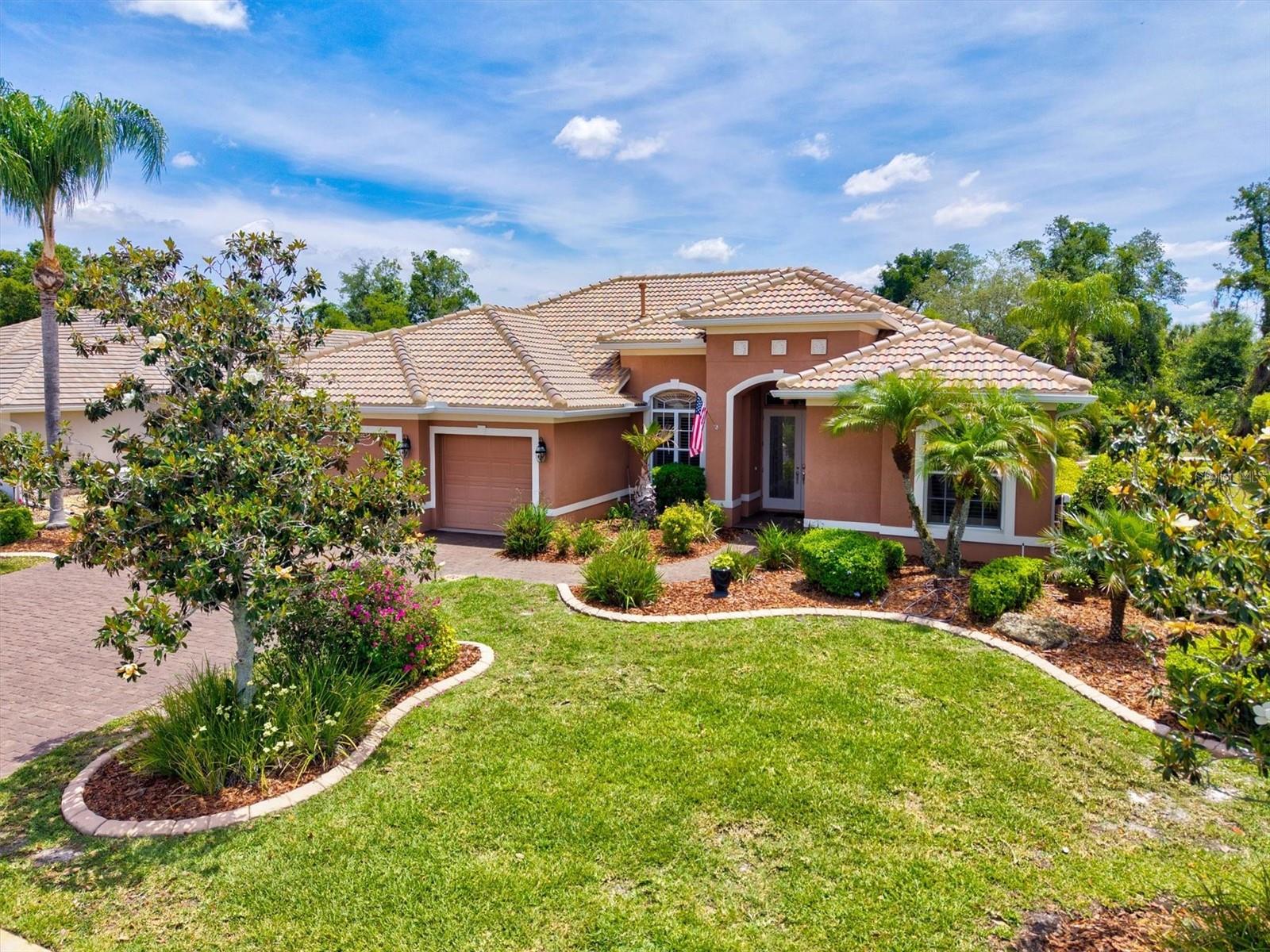 Single Family Residence in BRADENTON, FL - Daniel Dourado