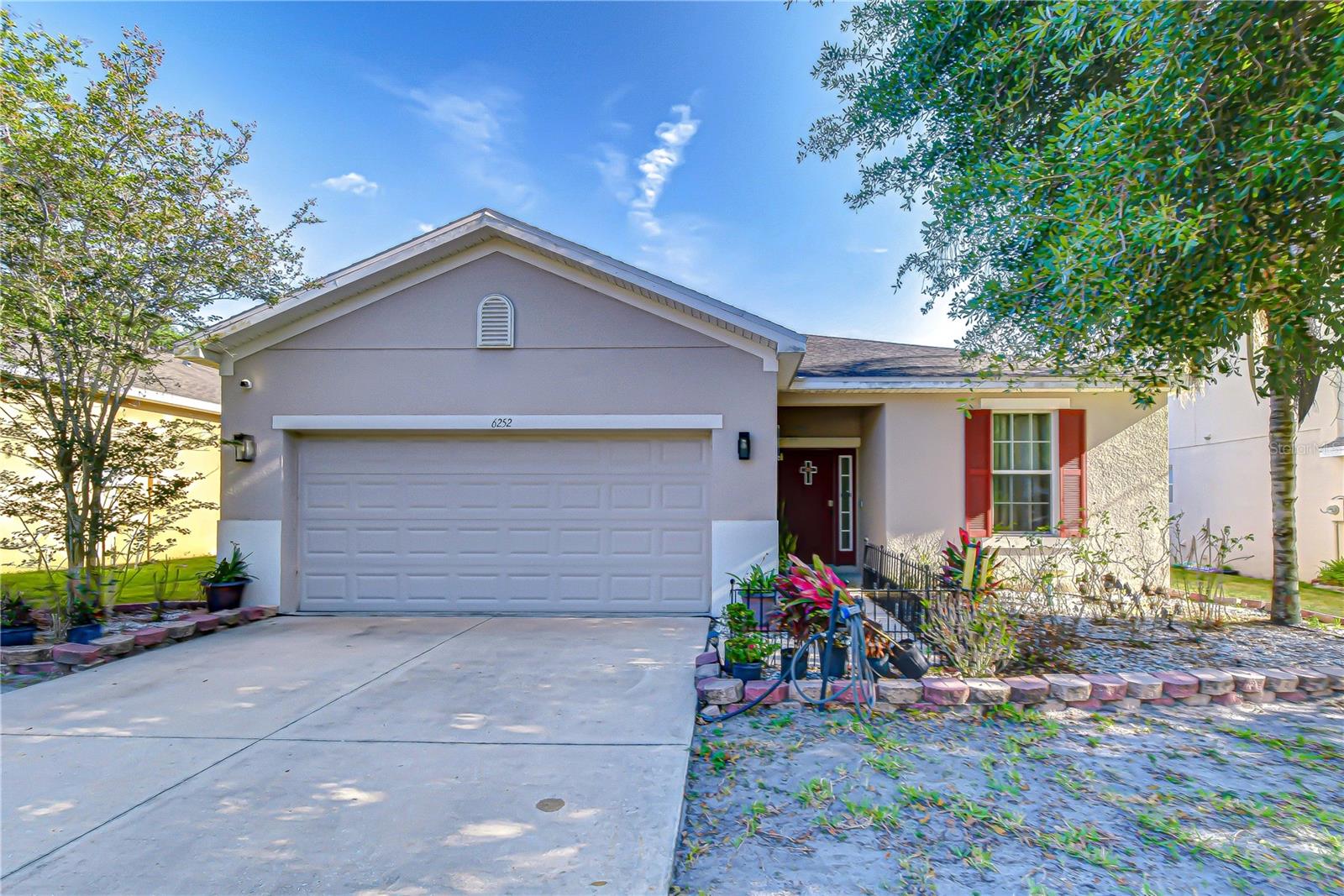 Single Family Residence in ZEPHYRHILLS, FL - Daniel Dourado