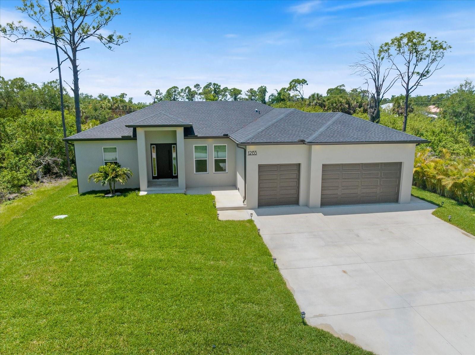 Single Family Residence in PORT CHARLOTTE, FL - Daniel Dourado