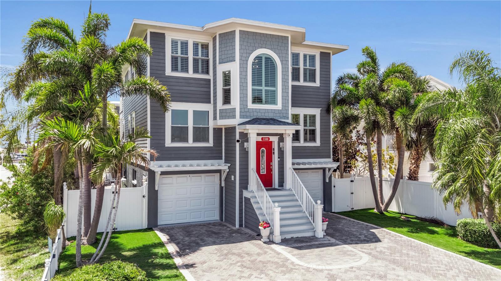 Single Family Residence in BRADENTON BEACH, FL - Daniel Dourado