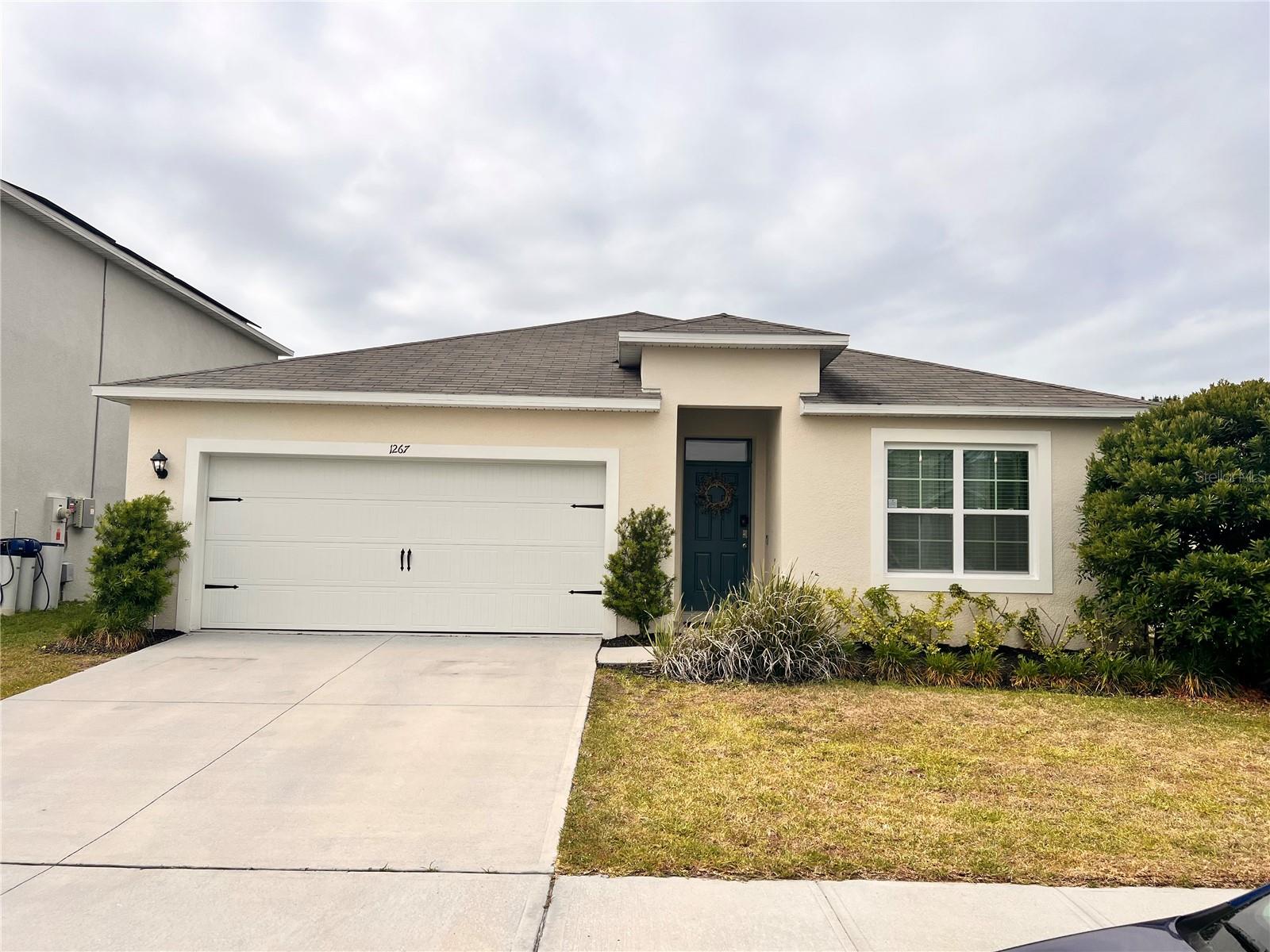 Single Family Residence in DAVENPORT, FL - Daniel Dourado