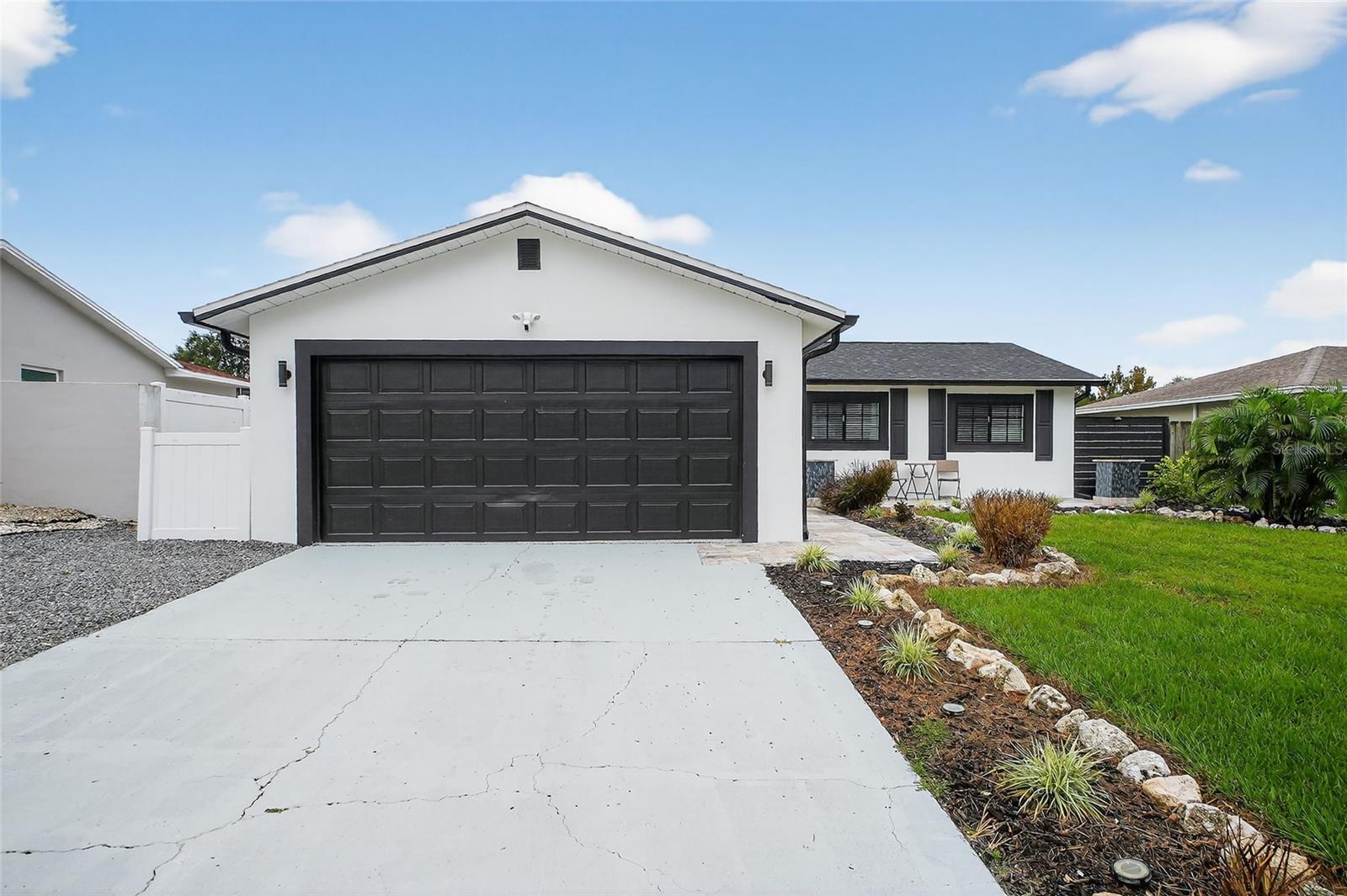 Single Family Residence in LARGO, FL - Daniel Dourado