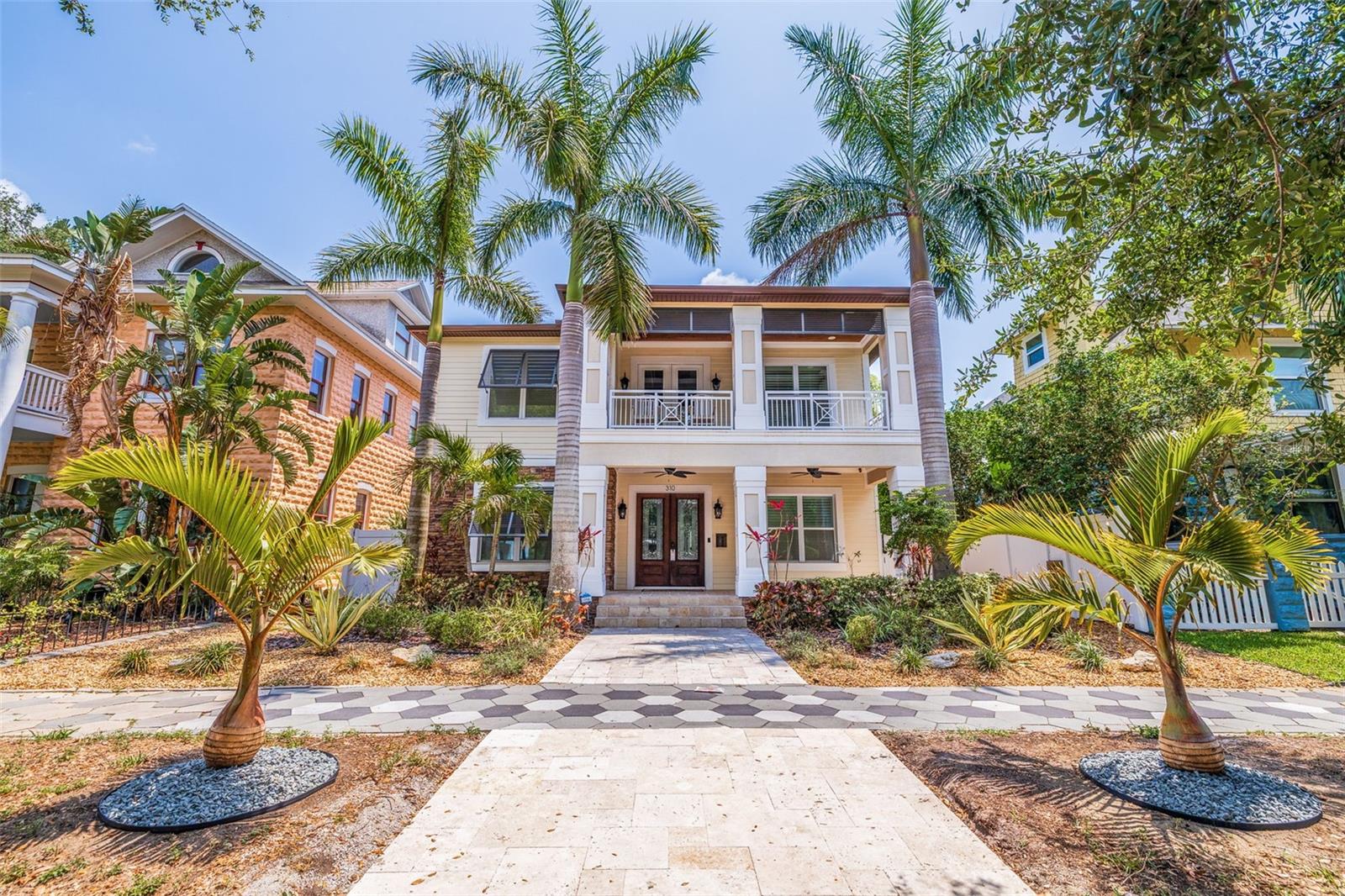 Single Family Residence em ST PETERSBURG, FL - Daniel Dourado
