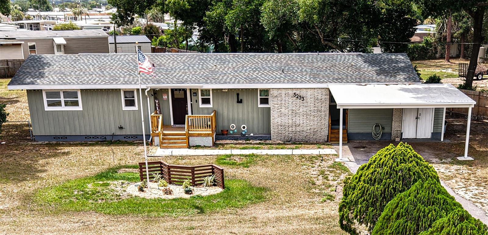 Single Family Residence in ZEPHYRHILLS, FL - Daniel Dourado