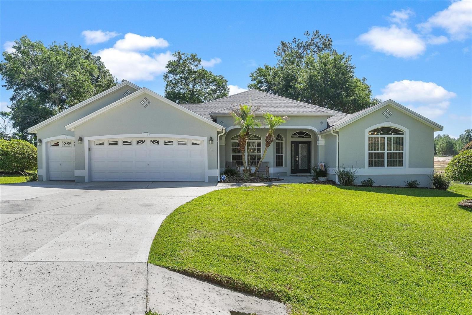 Single Family Residence in LADY LAKE, FL - Daniel Dourado