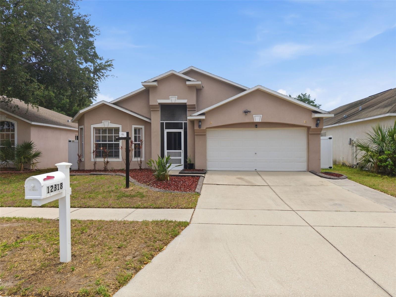 Single Family Residence em GIBSONTON, FL - Daniel Dourado