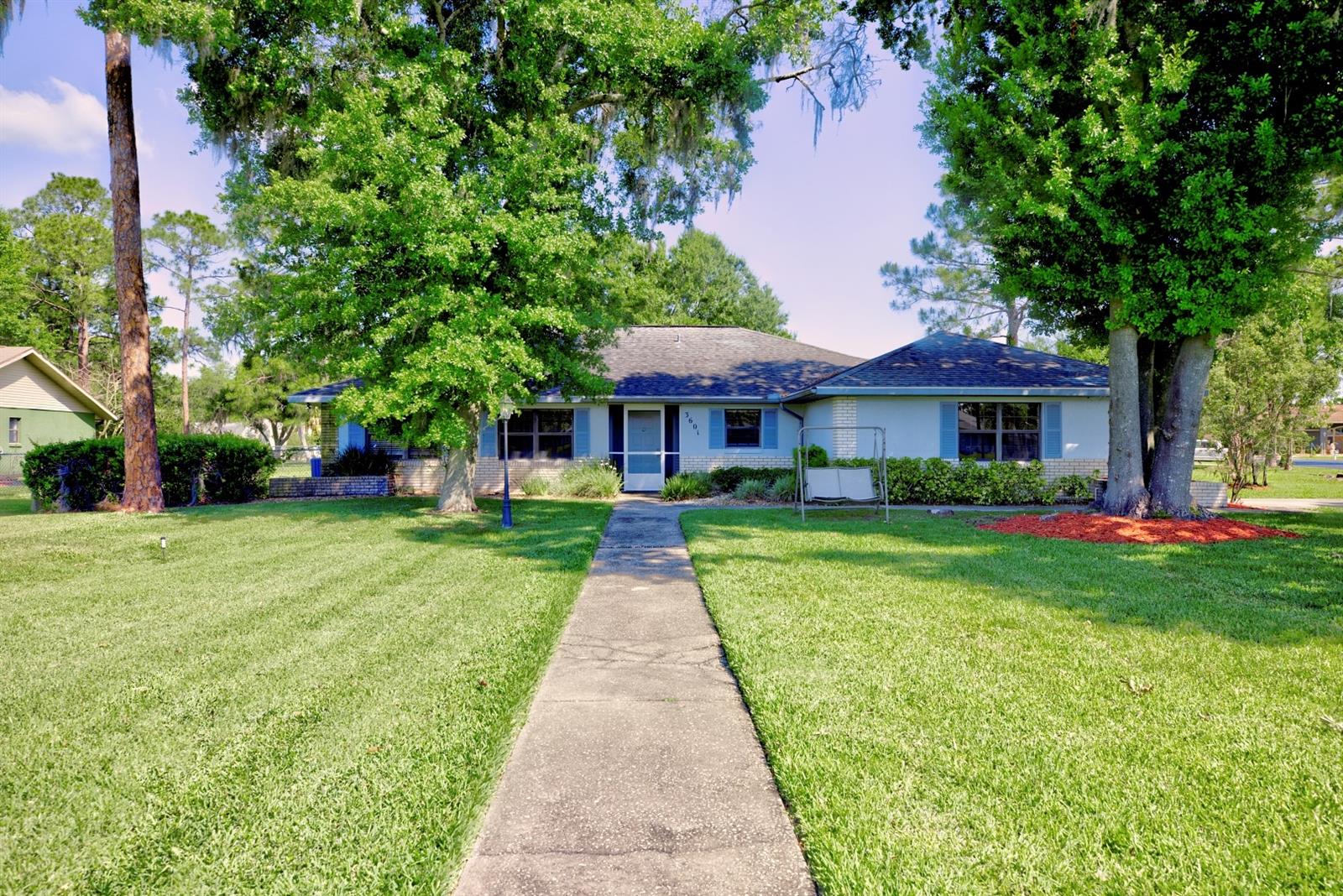 Single Family Residence in SEBRING, FL - Daniel Dourado