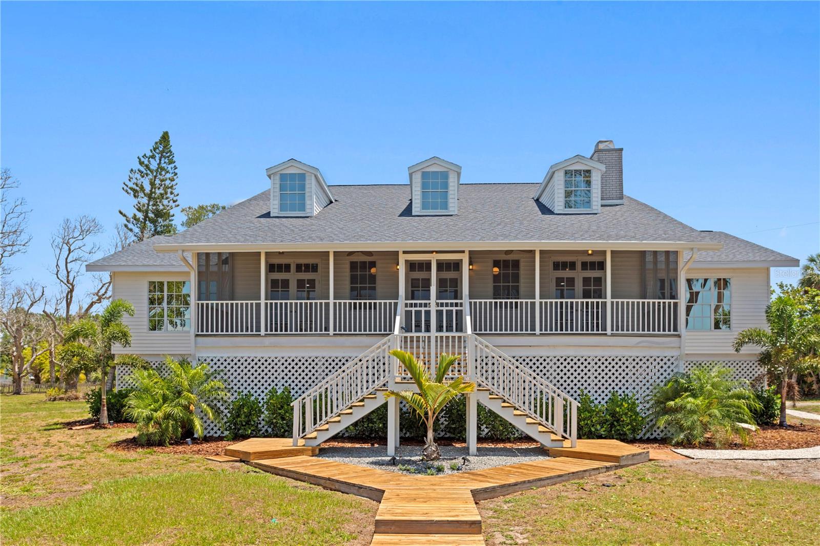 Single Family Residence in PALMETTO, FL - Daniel Dourado