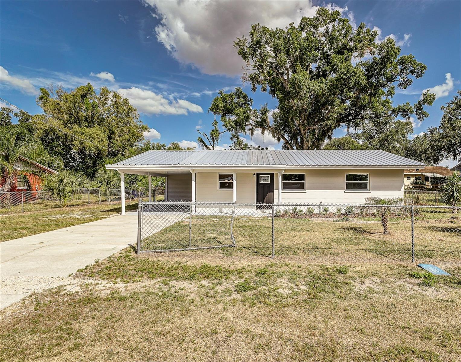 Single Family Residence in PLANT CITY, FL - Daniel Dourado