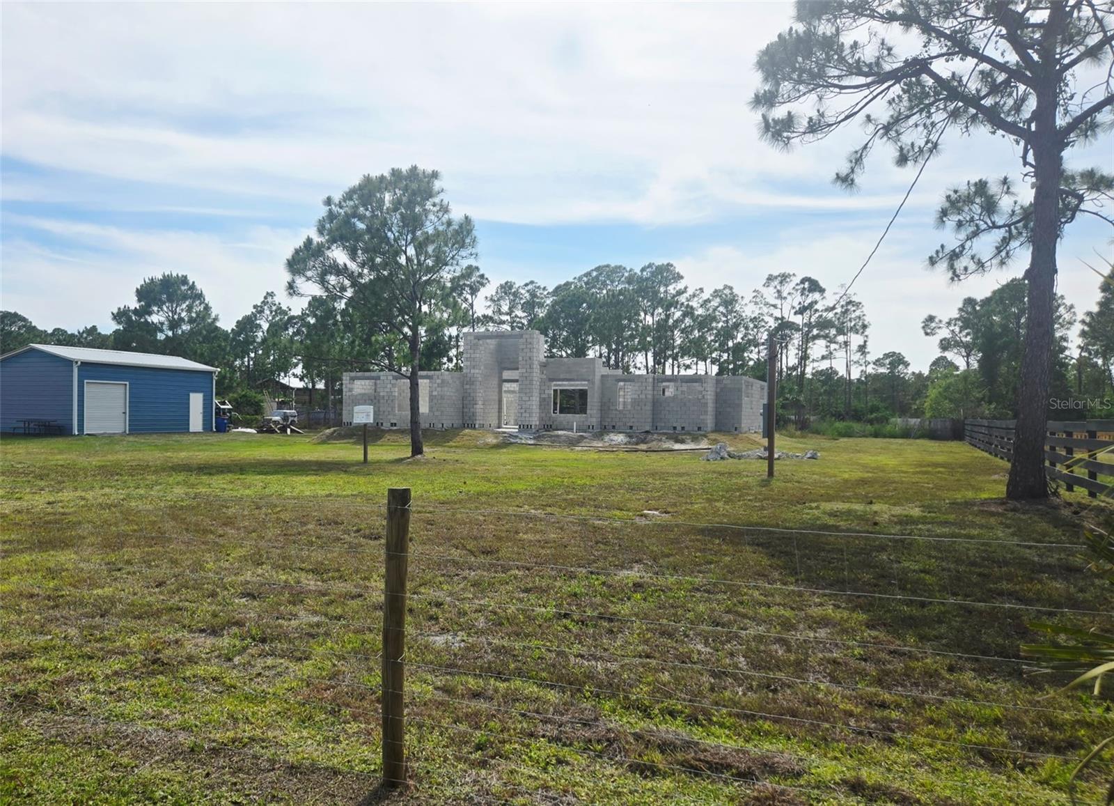Single Family Residence in PUNTA GORDA, FL - Daniel Dourado