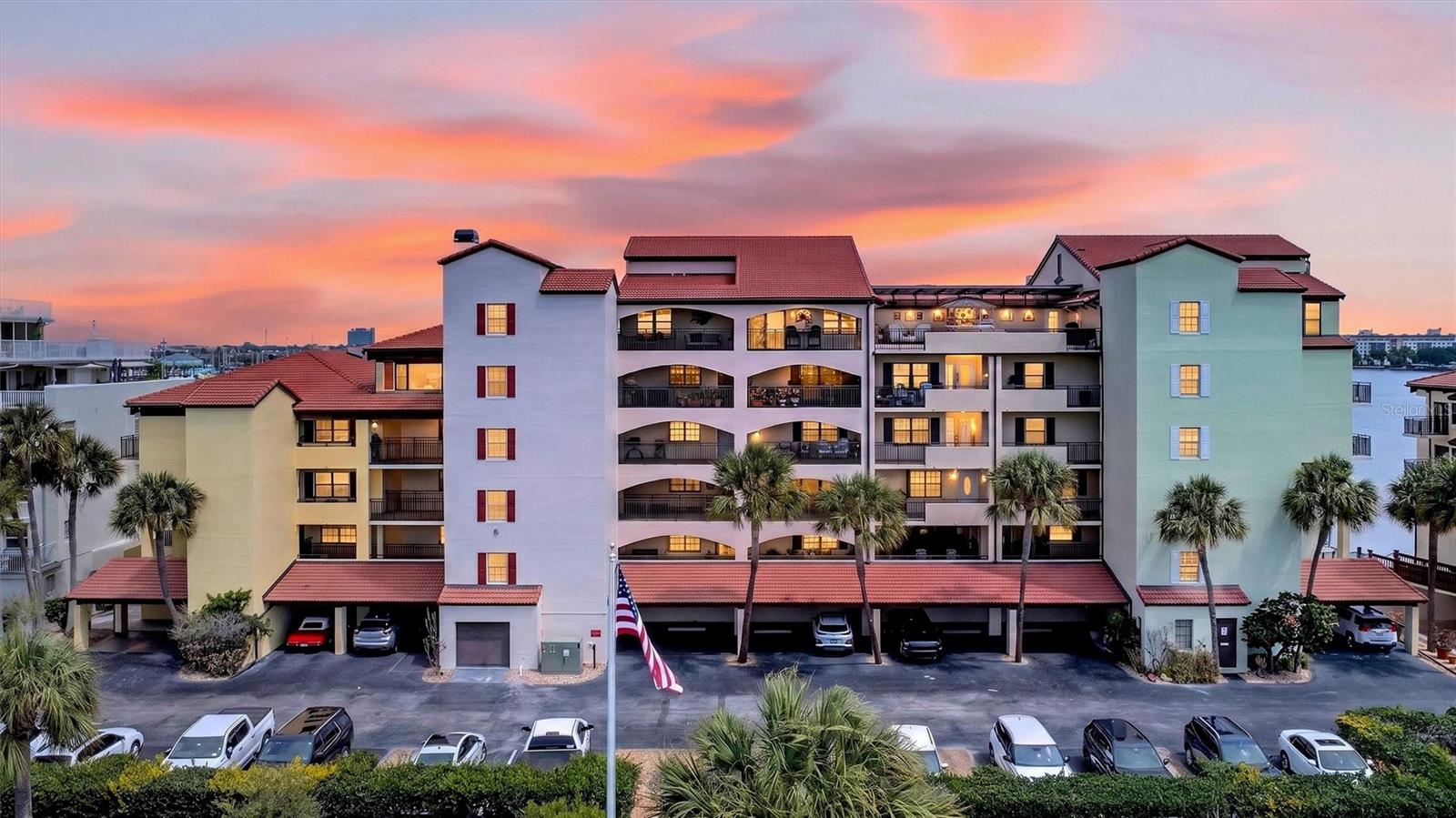 Condominium in DAYTONA BEACH, FL - Daniel Dourado