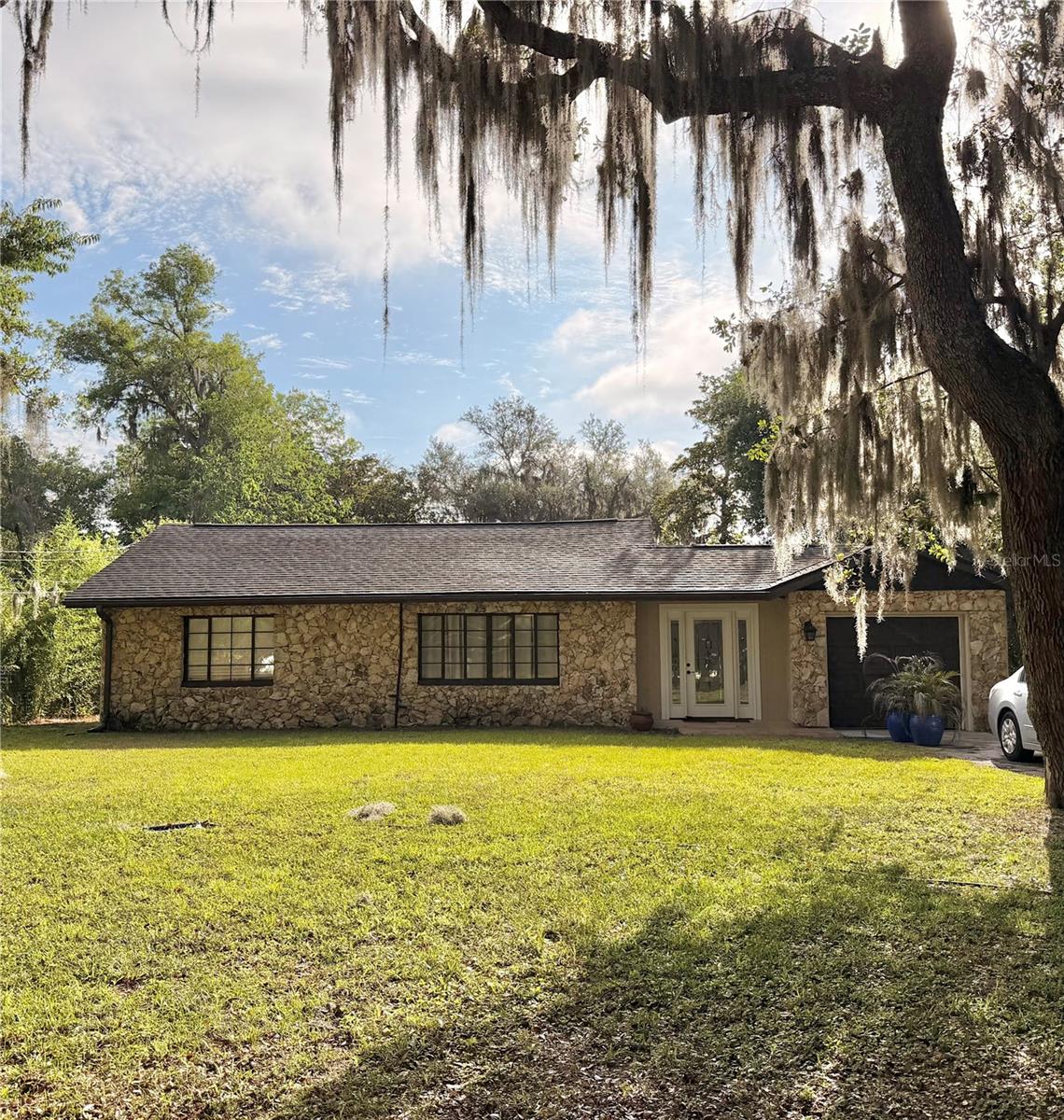 Single Family Residence em ALTAMONTE SPRINGS, FL - Daniel Dourado