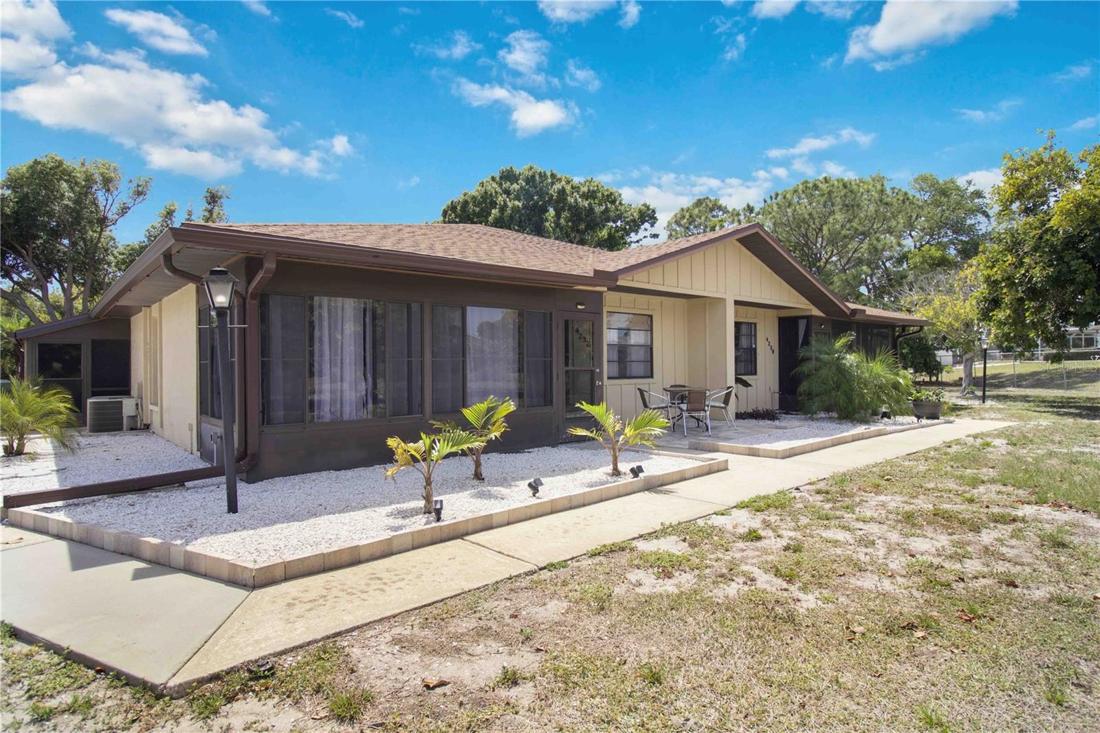 Condominium in BRADENTON, FL - Daniel Dourado