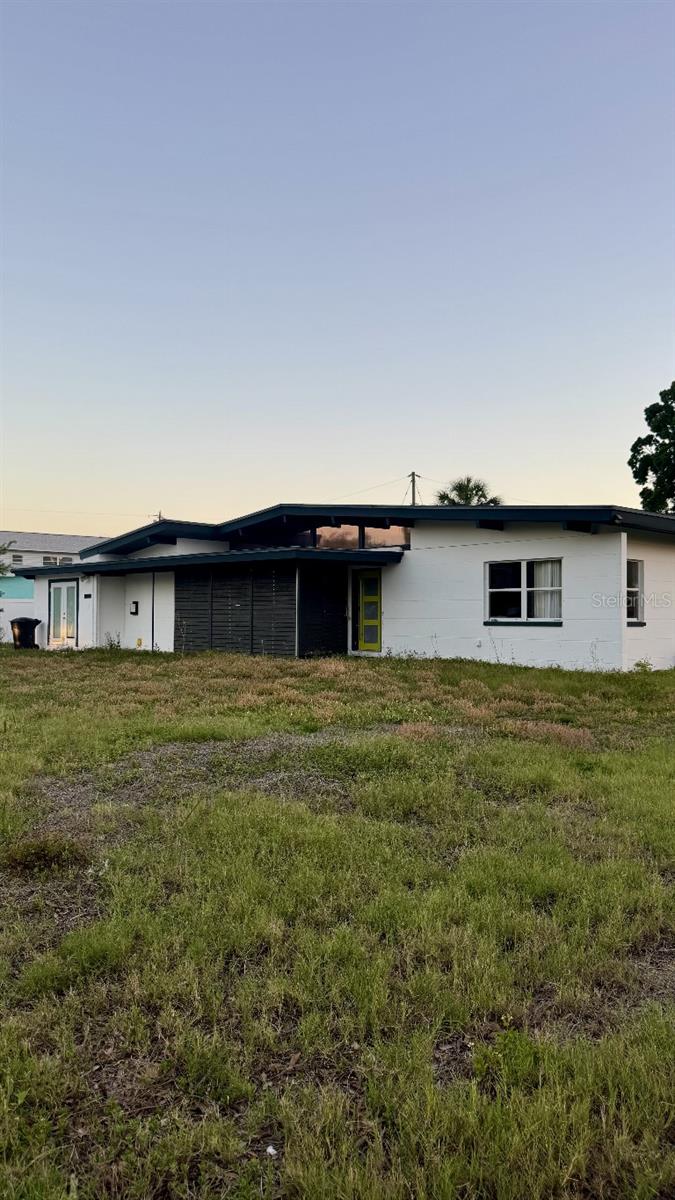 Single Family Residence em ST PETERSBURG, FL - Daniel Dourado