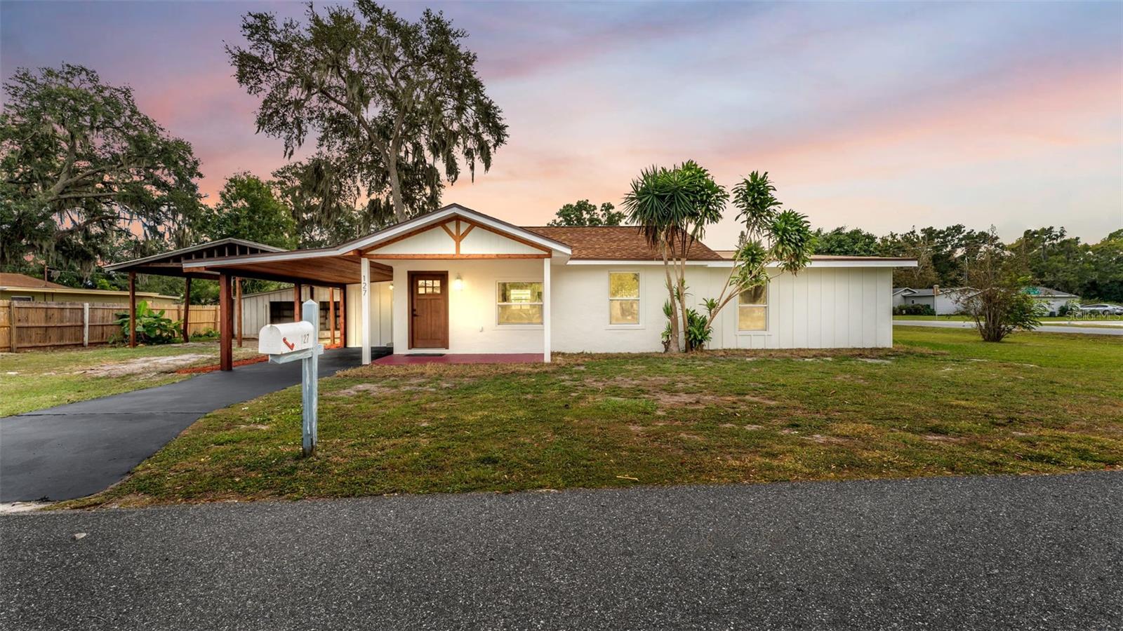 Single Family Residence in AUBURNDALE, FL - Daniel Dourado