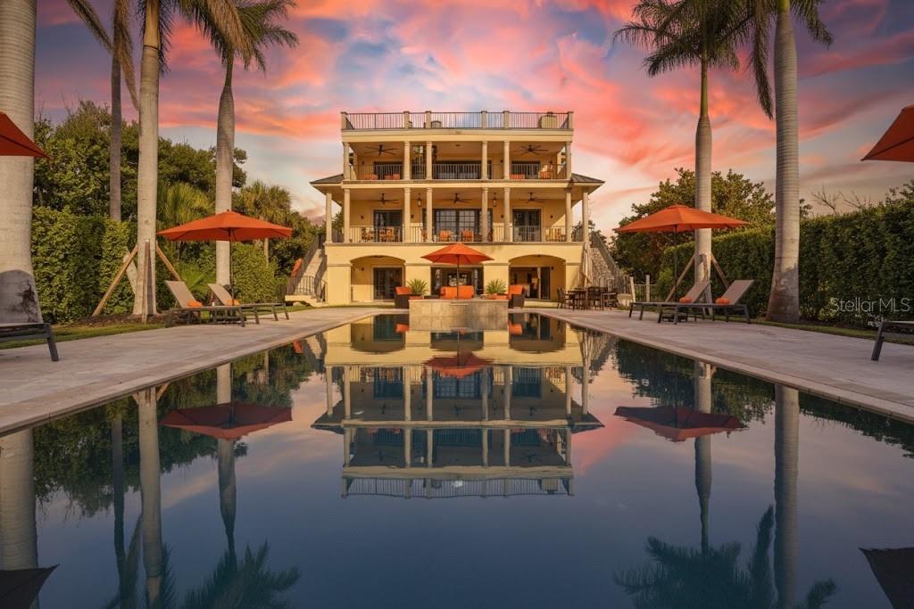 Single Family Residence in CAPTIVA, FL - Daniel Dourado