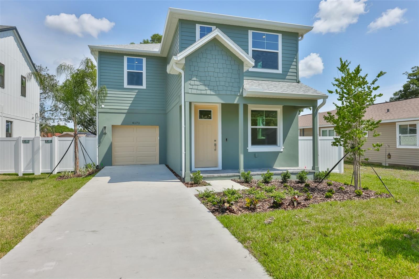 Single Family Residence em ST PETERSBURG, FL - Daniel Dourado