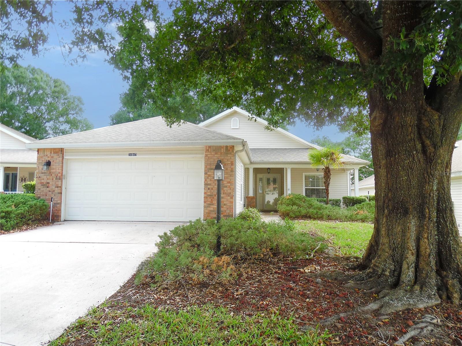Single Family Residence in LEESBURG, FL - Daniel Dourado