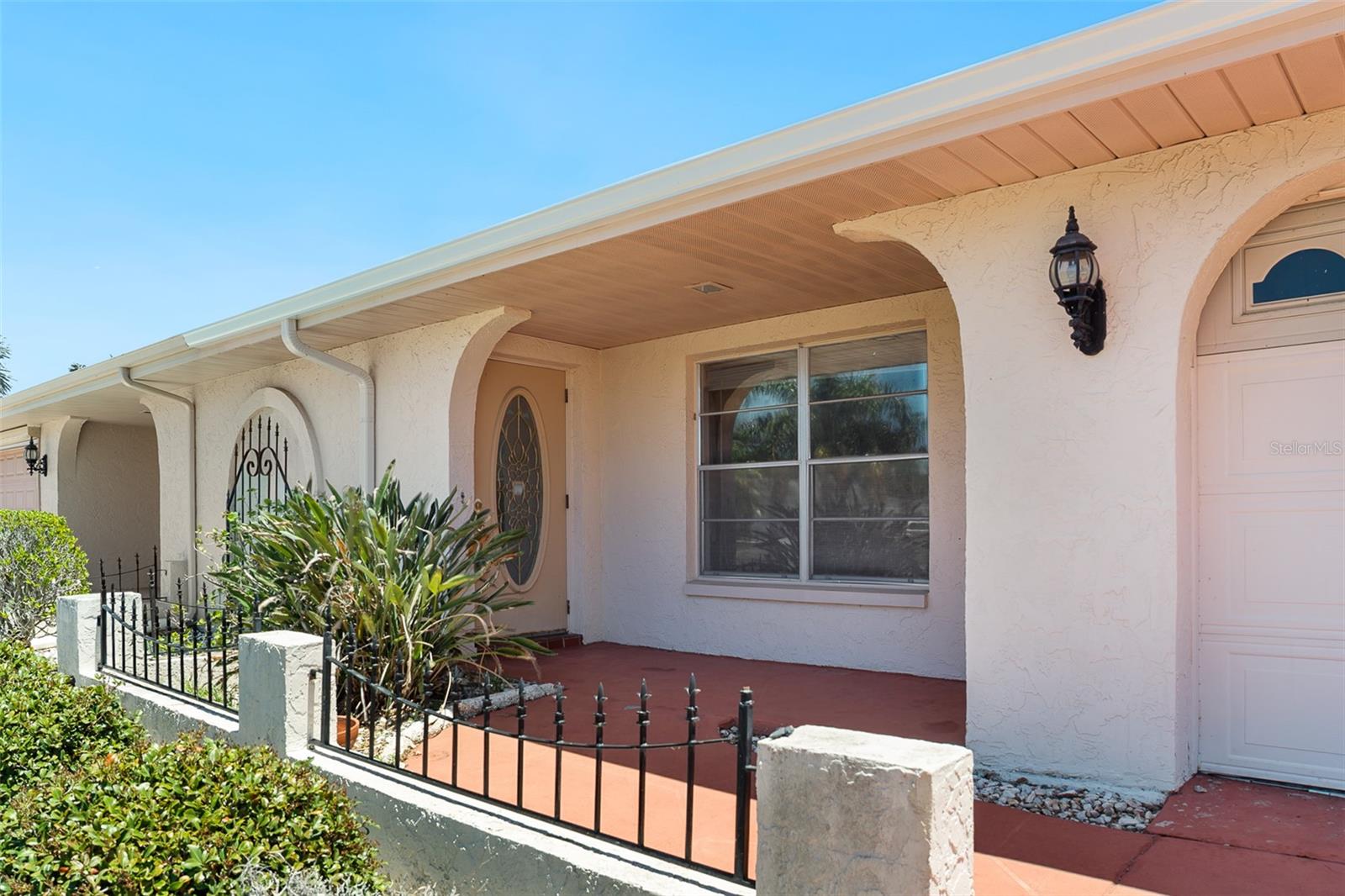 Single Family Residence in SUN CITY CENTER, FL - Daniel Dourado