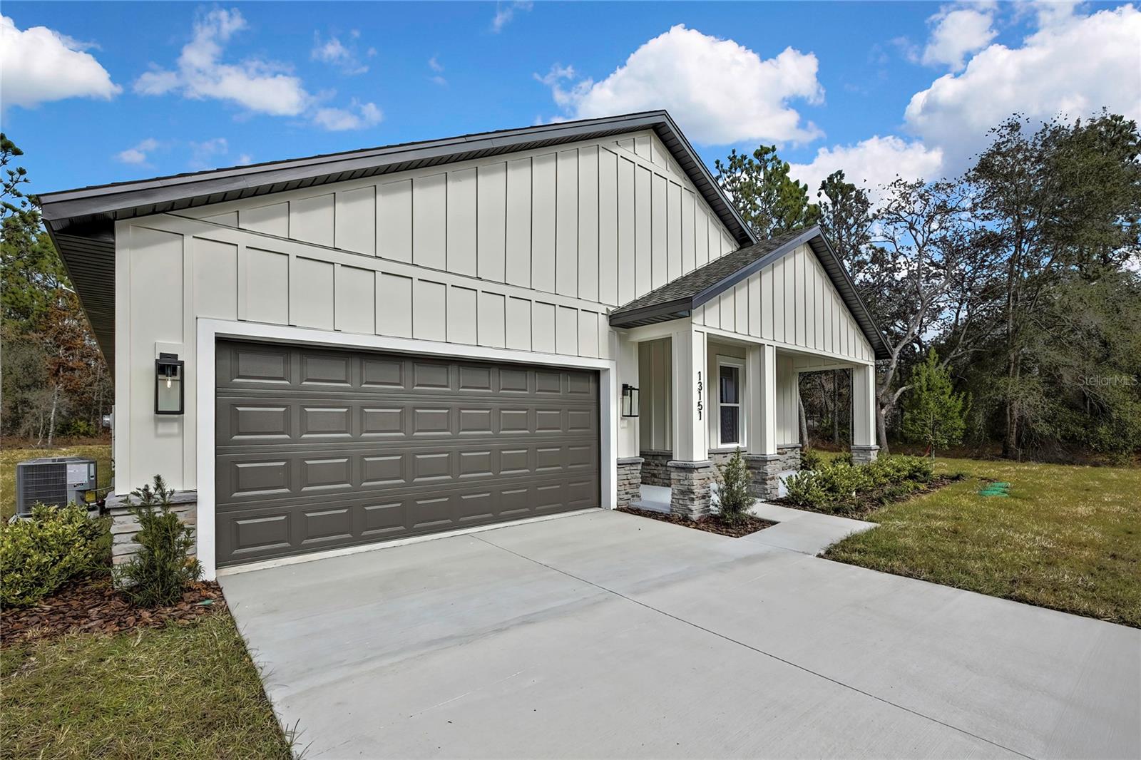Single Family Residence in WEEKI WACHEE, FL - Daniel Dourado