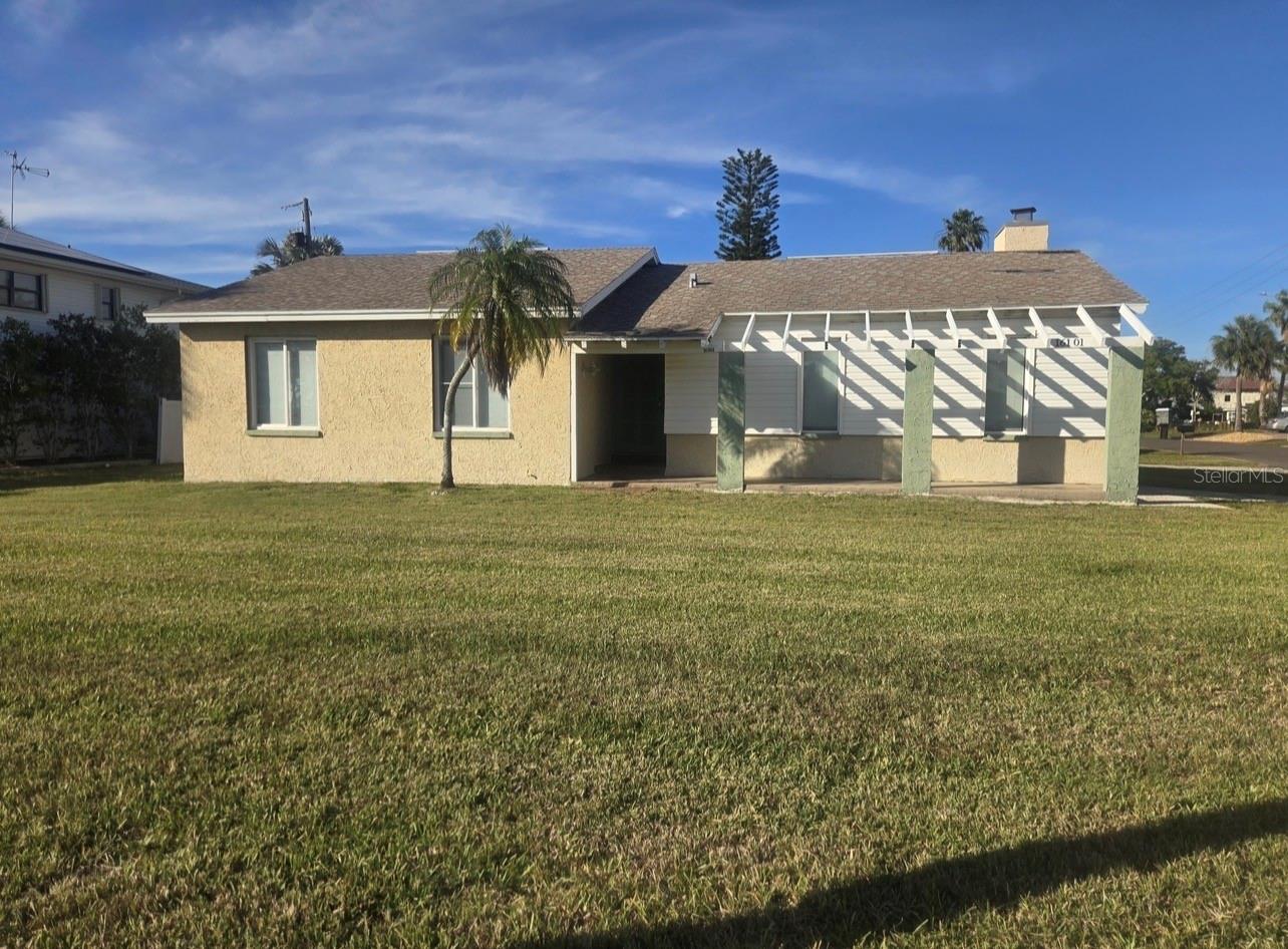 Single Family Residence em REDINGTON BEACH, FL - Daniel Dourado