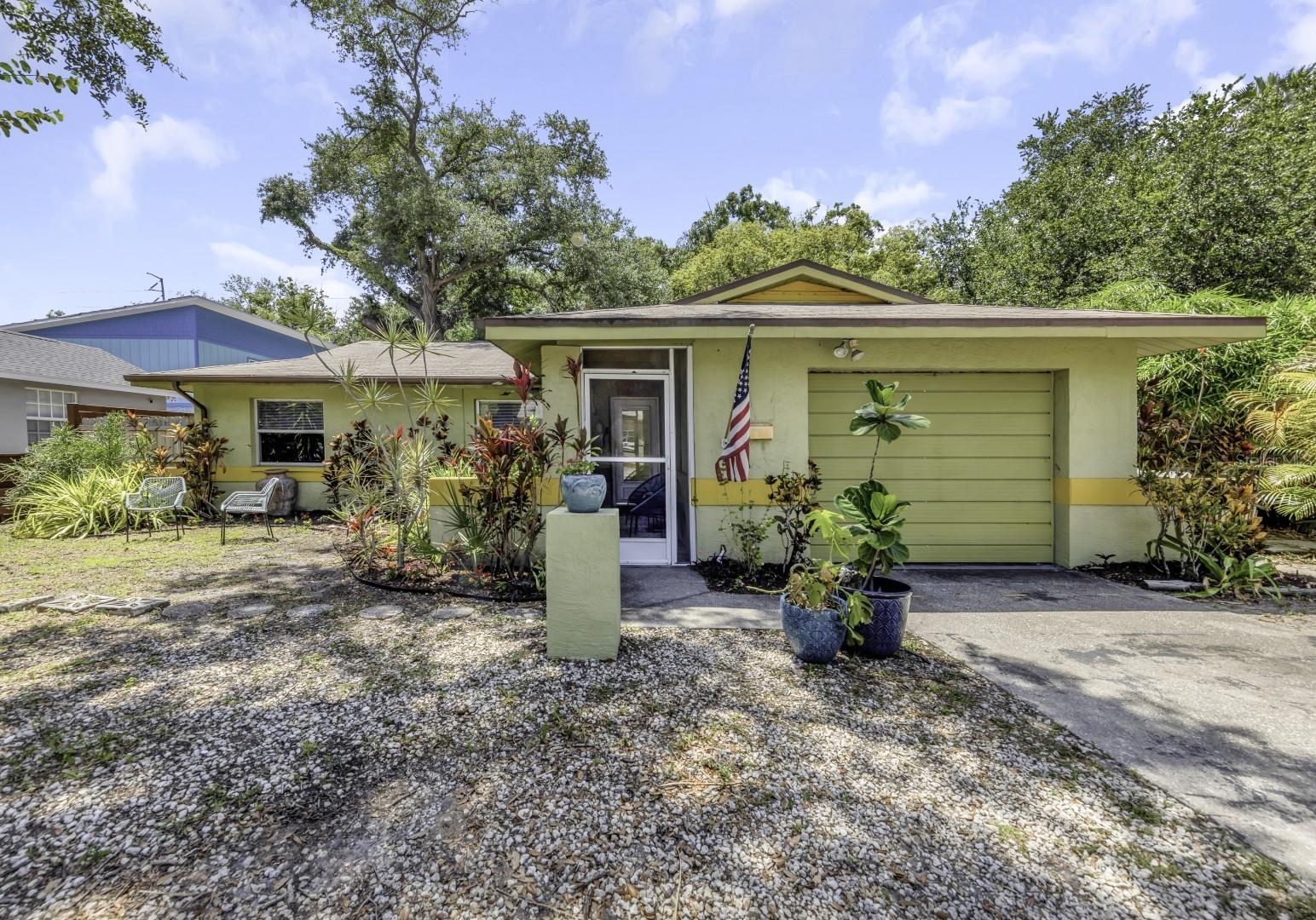 Single Family Residence em CLEARWATER, FL - Daniel Dourado