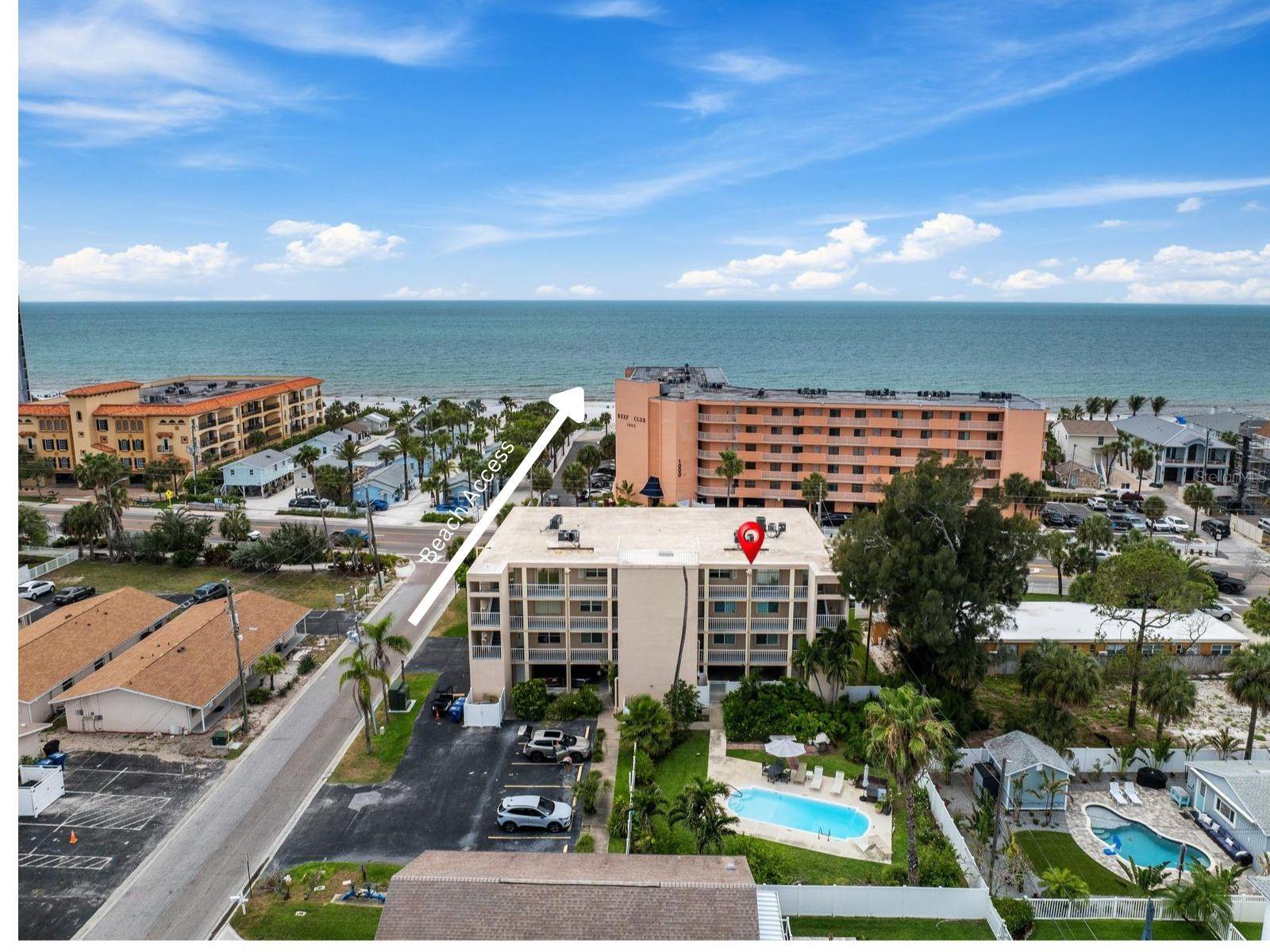 Condominium em INDIAN ROCKS BEACH, FL - Daniel Dourado