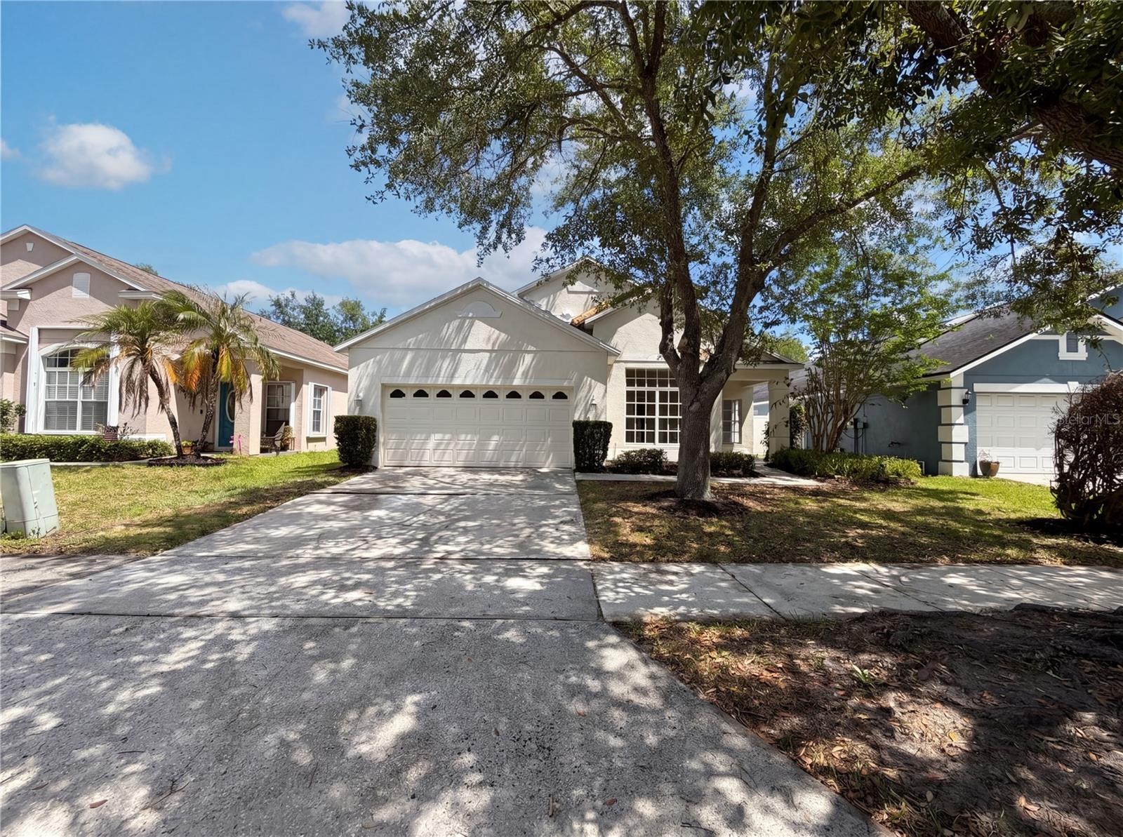 Single Family Residence in ORLANDO, FL - Daniel Dourado