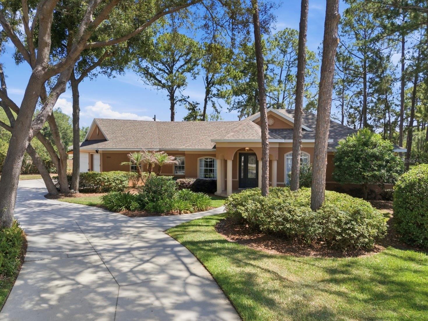 Single Family Residence em MOUNT DORA, FL - Daniel Dourado